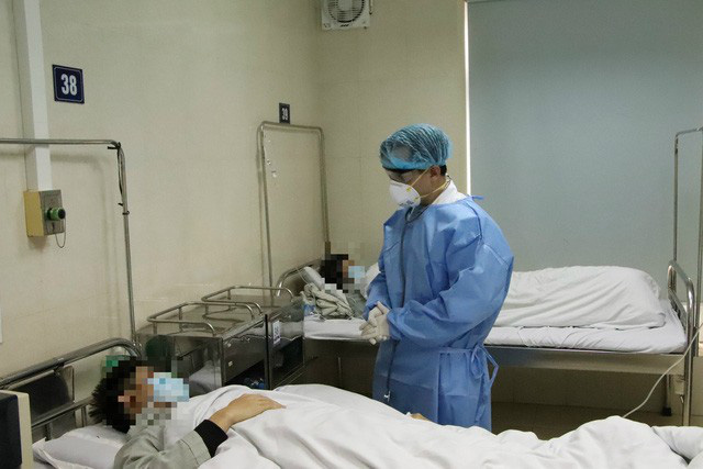 Chuyện chưa kể lúc 0 giờ đêm Giao thừa của bác sĩ trực dịch nCoV - Ảnh 4.