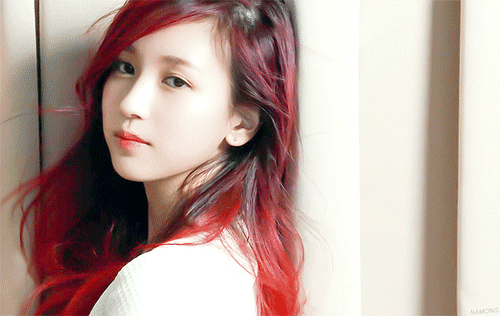 Mina đ&uacute;ng l&agrave; b&aacute;u vật của TWICE: T&oacute;c ngắn g&acirc;y b&atilde;o, t&oacute;c d&agrave;i đẹp lặng người, buộc t&oacute;c h&oacute;a lu&ocirc;n tiểu thư qu&yacute; tộc - Ảnh 9.