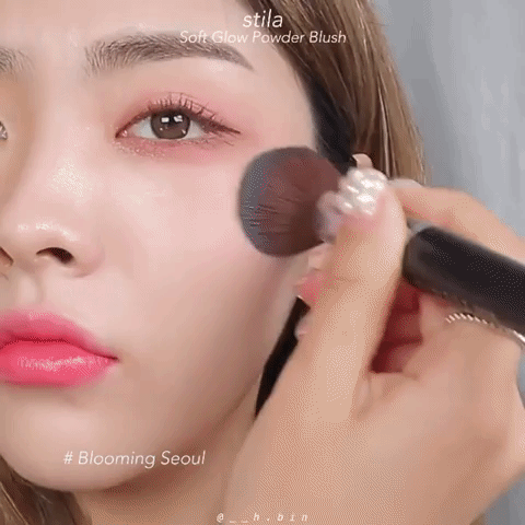Chọn đúng điểm rơi: Châm ngôn đánh má hồng đảm bảo hack tuổi xinh tươi của beauty blogger xứ Hàn - Ảnh 7.
