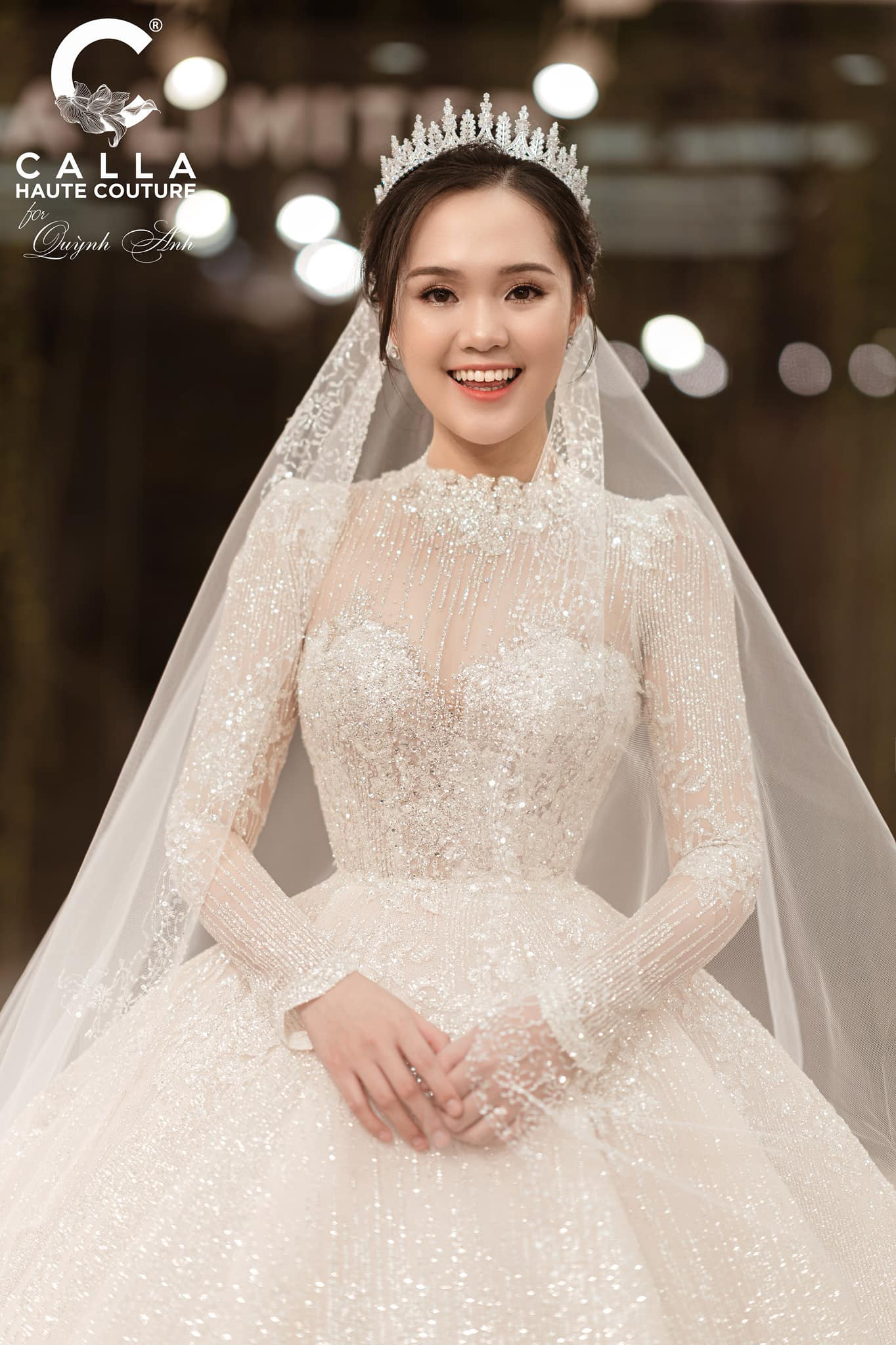 Vũ Ngọc Anh khóc khi thấy 'váy cưới trong mơ' - VnExpress Giải trí