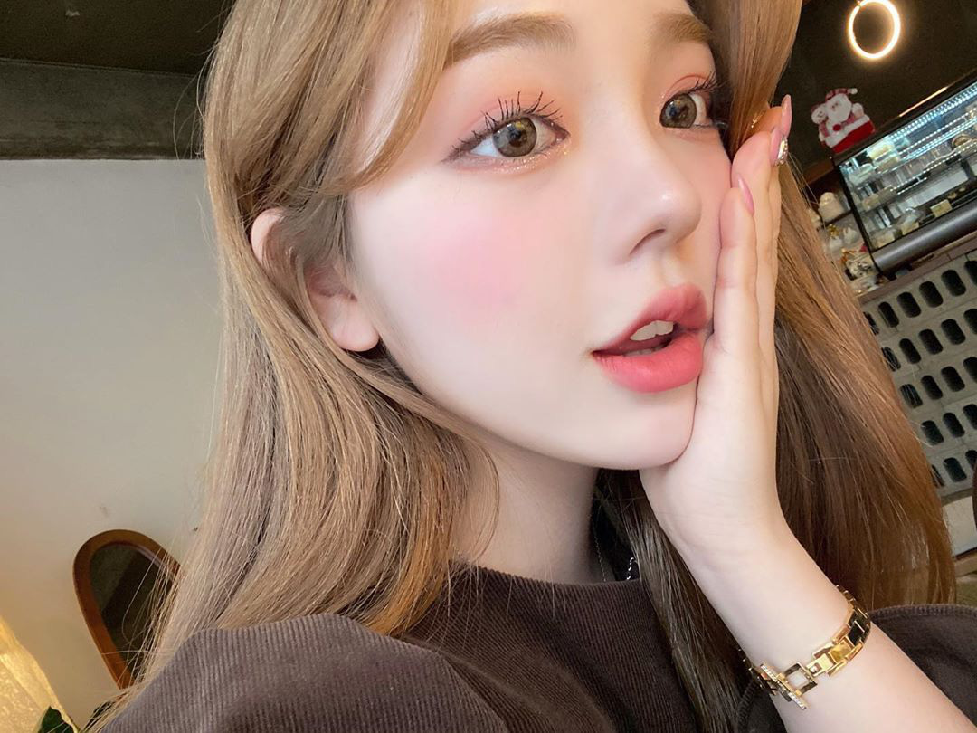 10 m&agrave;u nhuộm t&oacute;c đ&atilde; trendy lại c&ograve;n n&acirc;ng t&ocirc;ng da hết &yacute; c&aacute;c n&agrave;ng n&ecirc;n thử để l&ecirc;n hương nhan sắc trong năm mới - Ảnh 4.