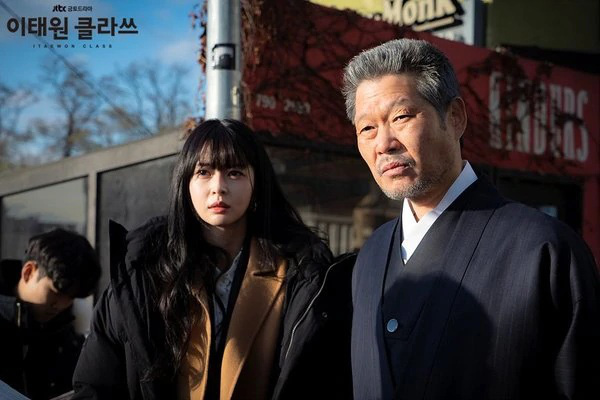 Giải m&atilde; nội t&acirc;m nữ phụ Tầng Lớp Itaewon: Với m&oacute;n nợ &acirc;n t&igrave;nh vẫn c&ograve;n chưa trả nổi, chừng n&agrave;o Soo Ah mới d&aacute;m mở l&ograve;ng? - Ảnh 9.