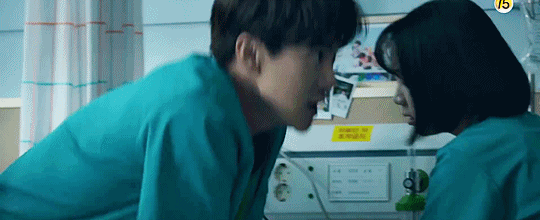Dàn diễn viên thực lực xứ Hàn cùng kể nên Hospital Playlist: Câu chuyện bình thường về các bác sĩ phi thường - Ảnh 2.