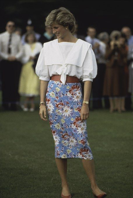 Công nương Diana cũng là fan của đồ điệu, loạt váy áo bánh bèo mà các chị em mê mệt được bà diện đẹp xuất sắc chỉ bằng vài chiêu đơn giản - Ảnh 20.
