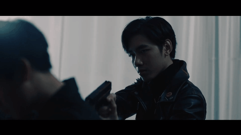 Kh&ocirc;ng c&ograve;n hiền l&agrave;nh l&atilde;ng tử, K-ICM bất ngờ h&oacute;a th&acirc;n cảnh s&aacute;t vi&ecirc;n truy bắt tội phạm trong MV comeback c&ugrave;ng g&agrave; cưng Quang Đ&ocirc;ng - Ảnh 6.