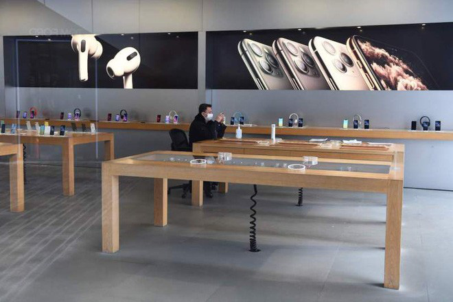 M&ocirc; h&igrave;nh sản xuất m&agrave; Tim Cook đang &aacute;p dụng cho iPhone c&oacute; nguy cơ đổ bể v&igrave; virus corona - Ảnh 2.