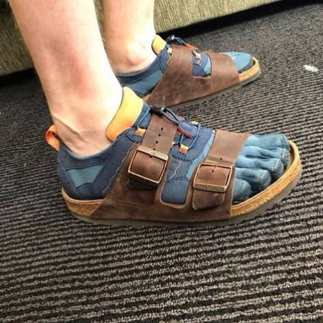 Tài khoản Instagram chuyên đăng tải những đôi giày xấu điên xấu mù chỉ tồn tại trong cơn ác mộng của bạn - Ảnh 14.