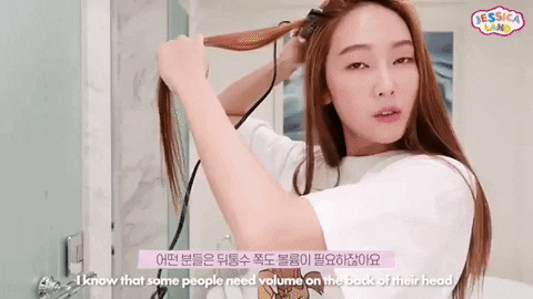 Các mỹ nhân showbiz cũng khổ sở vì tóc …