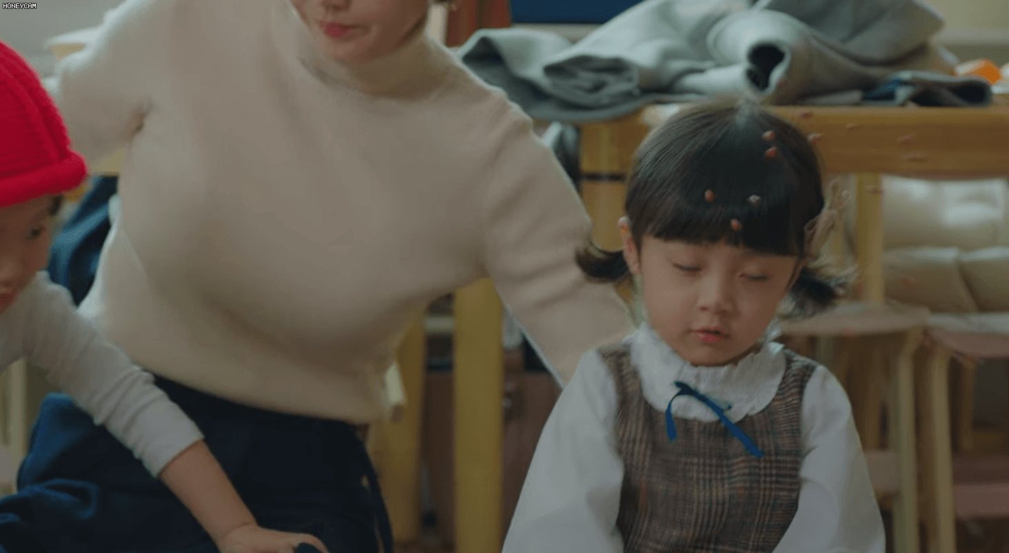 Ngất lịm trước sự đ&aacute;ng y&ecirc;u của con g&aacute;i Kim Tae Hee ở HI BYE, MAMA, nh&igrave;n chỉ muốn bắt về nu&ocirc;i ngay lập tức! - Ảnh 8.