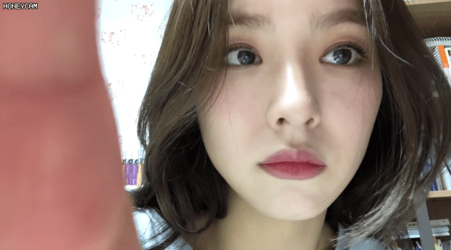 &ldquo;Mỹ nh&acirc;n mặt đơ&rdquo; Shin Se Kyung bỗng g&acirc;y sốt v&igrave; nhan sắc b&ugrave;ng nổ trong vlog tự quay: Quả nhi&ecirc;n l&agrave; đẳng cấp của người nổi tiếng! - Ảnh 3.