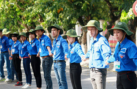 100 sinh viên trường Đại học Y Hà Nội viết đơn tình nguyện đến sân bay chặn dịch COVID-19 - Ảnh 1.