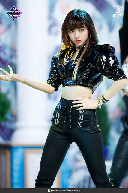 Nữ tân binh được coi là “Nayeon (TWICE) phiên bản mới”: Debut đã nổi hơn cả center, view fancam cao nhất nhì nhóm, đến cắt tóc cũng làm Knet “đảo điên” - Ảnh 10.