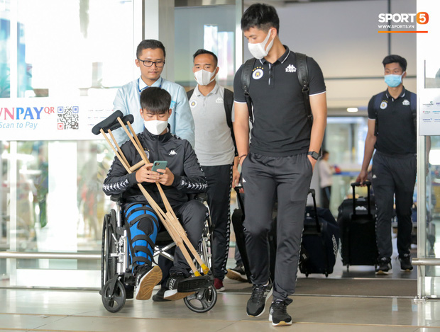 Duy Mạnh bất ngờ chấn thương phải ngồi xe lăn, Đức Huy chứng minh tình anh em bằng lời nhắn nhủ cực tình cảm! - Ảnh 4.