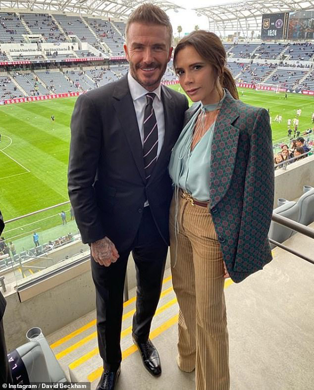 Đọ sắc trong 1 khung hình, vợ chồng David Beckham áp đảo cặp đôi con trai cả Brooklyn về cả thần thái và nhan sắc - Ảnh 3.