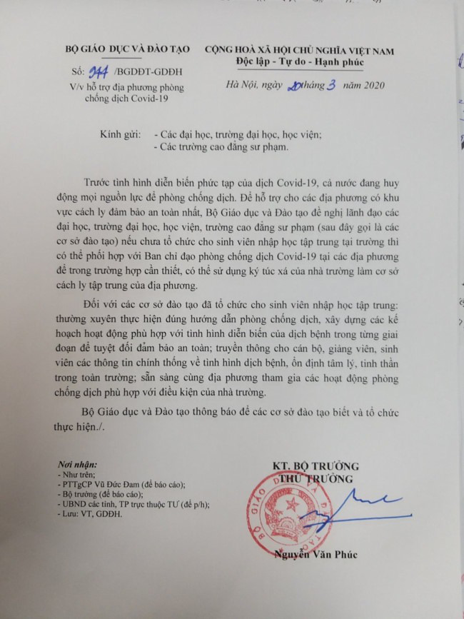 Bộ Gi&aacute;o dục đề nghị c&aacute;c trường sử dụng k&yacute; t&uacute;c x&aacute; l&agrave;m khu c&aacute;ch ly nếu sinh vi&ecirc;n chưa đi học lại - Ảnh 1.