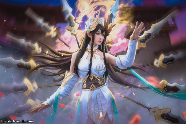 Bạn đang tìm kiếm những bộ trang phục cosplay đẹp mắt và độc đáo? Hãy cùng bấm vào hình ảnh này để khám phá những cosplayer Trung Quốc tài năng nhất. Chắc chắn bạn sẽ thích thú với các bộ trang phục được tái hiện một cách tuyệt vời!