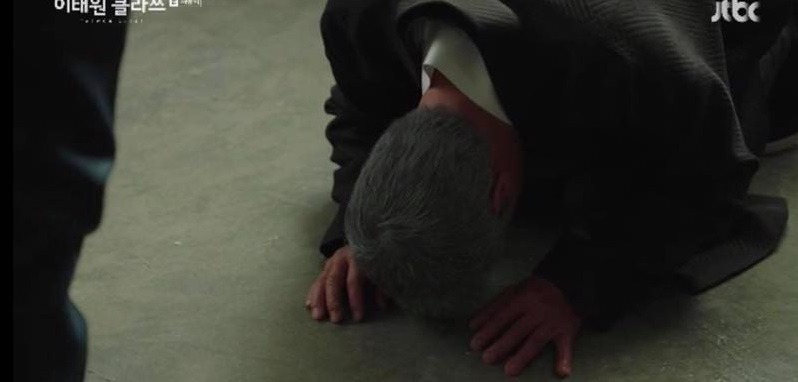 TẦNG LỚP ITAEWON TẬP CUỐI kết th&uacute;c si&ecirc;u ngọt ng&agrave;o, Park Seo Joon cuồng nhiệt kh&oacute;a m&ocirc;i đi&ecirc;n nữ rồi n&agrave;y! - Ảnh 4.