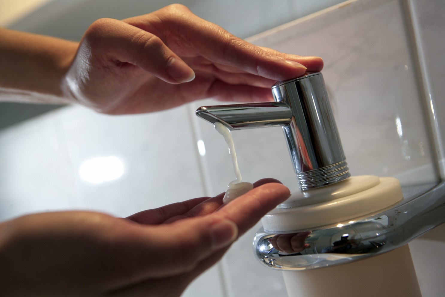 6 mẹo nhỏ giữ tay luôn ẩm mượt dù phải rửa tay thường xuyên để phòng COVID-19 - Ảnh 4.
