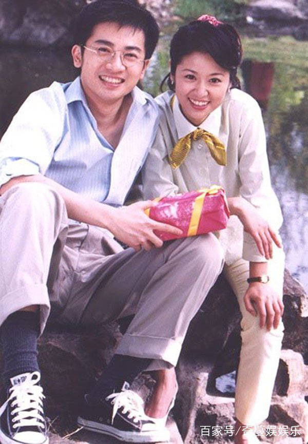 Khoảnh khắc xấu hổ 20 năm trước đào lại: Lâm Tâm Như từ chối ôm Tô Hữu Bằng nhưng lại vui vẻ ôm chặt Tạ Đình Phong - Ảnh 9. Khoảnh khắc xấu hổ 20 năm trước đào lại: Lâm Tâm Như từ chối ôm Tô Hữu Bằng nhưng lại vui vẻ ôm chặt Tạ Đình Phong - Ảnh 9.