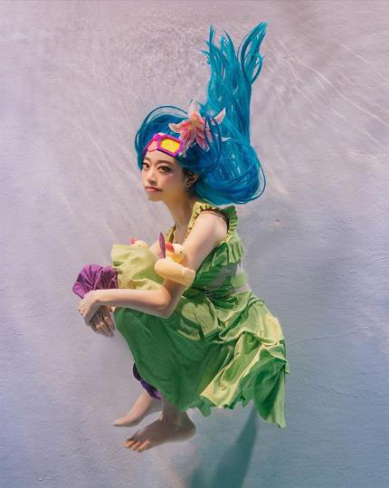 Ngỡ ngàng trước bộ ảnh cosplay Zoe Tiệc bể bơi siêu thực của nữ cosplayer Hàn Quốc Hanna - Ảnh 3.