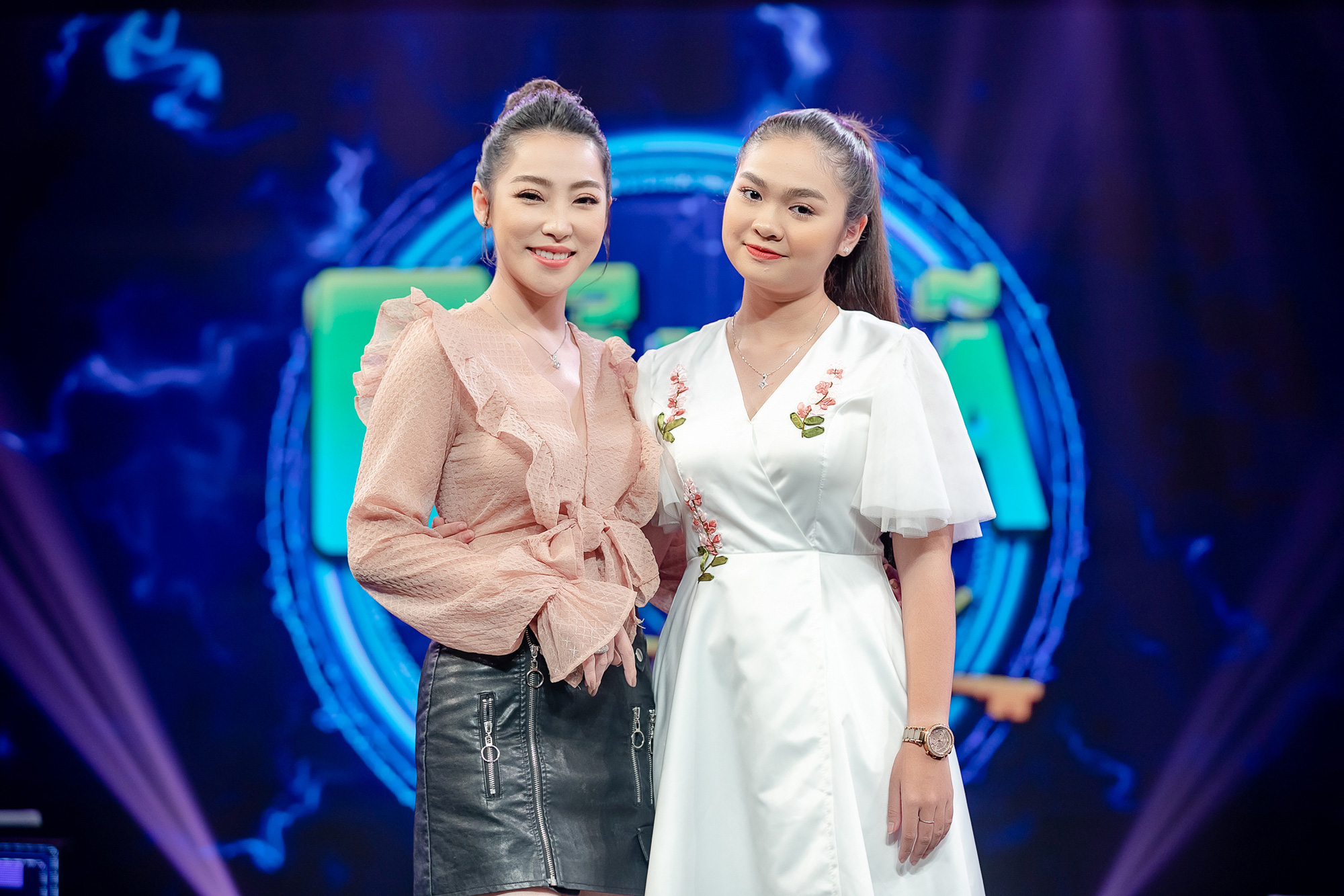 Cặp song ca Cao Công Nghĩa - Thiện Nhân chia sẻ nỗi khổ khi luôn bị hiểu nhầm là giới tính nam - Ảnh 1. Cặp song ca Cao Công Nghĩa - Thiện Nhân chia sẻ nỗi khổ khi luôn bị hiểu nhầm là giới tính nam - Ảnh 1.