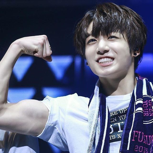 Rớt hết liêm sỉ trước màn cởi áo khoe body mãn nhãn của Jungkook (BTS) và tất cả là nhờ công của anh cả Jin! - Ảnh 8.