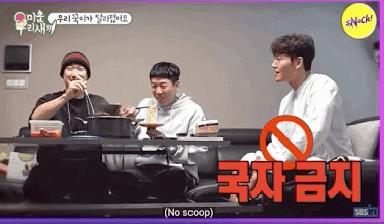 Hổ Kim Jong Kook biến thành con người khác hoàn toàn khi được Apink đến thăm nhà? - Ảnh 11. Hổ Kim Jong Kook biến thành con người khác hoàn toàn khi được Apink đến thăm nhà? - Ảnh 11.