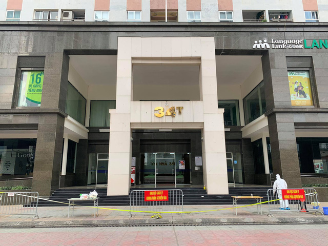  Lịch tr&igrave;nh di chuyển của nữ nh&agrave; b&aacute;o đầu ti&ecirc;n mắc COVID-19  - Ảnh 1.
