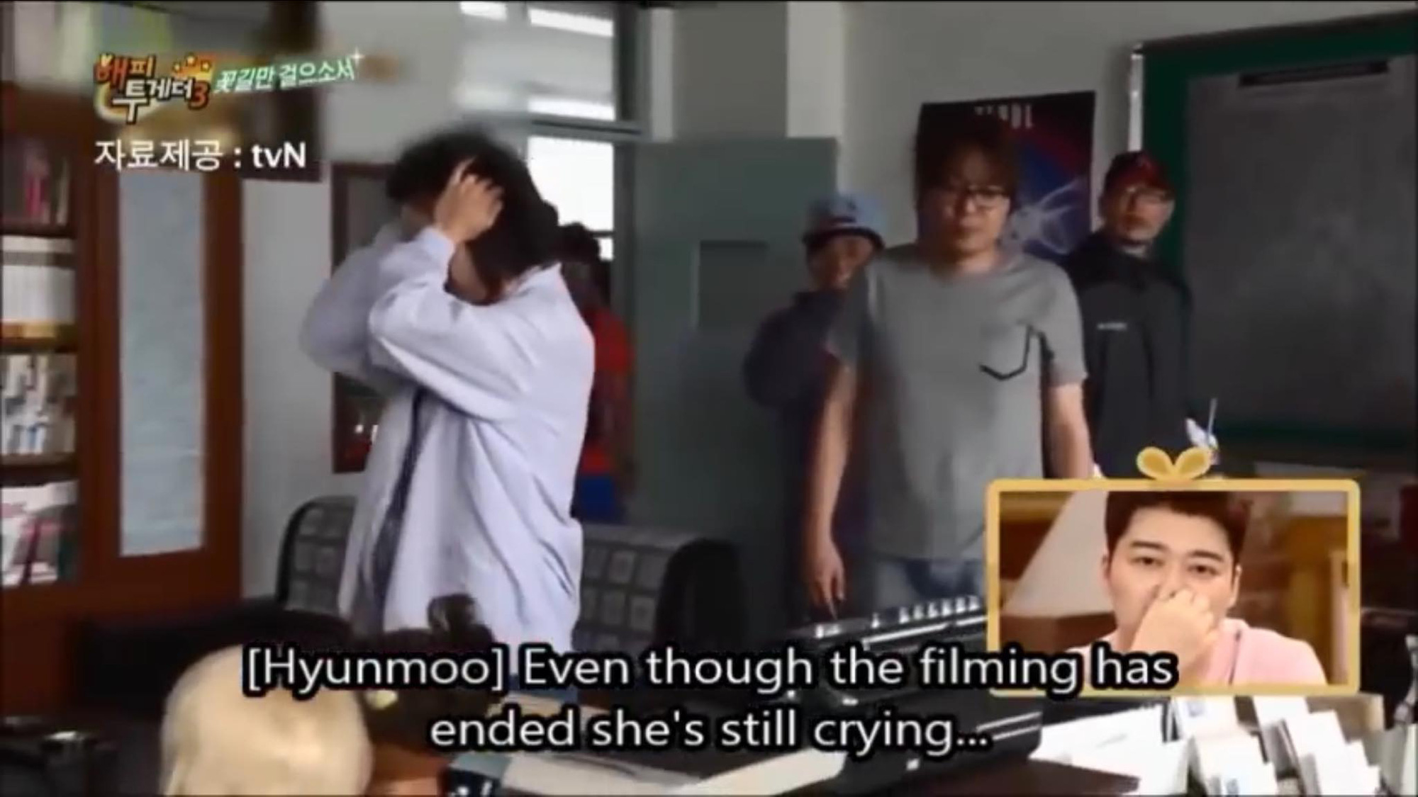 5 cảnh huyền thoại của REPLY 1988: Hết cười sảng vì Duk Sun trát phấn như ma đến ám ảnh vì tiếng khóc của ông bố quốc dân Sung Dong Il - Ảnh 11. 5 cảnh huyền thoại của REPLY 1988: Hết cười sảng vì Duk Sun trát phấn như ma đến ám ảnh vì tiếng khóc của ông bố quốc dân Sung Dong Il - Ảnh 11.