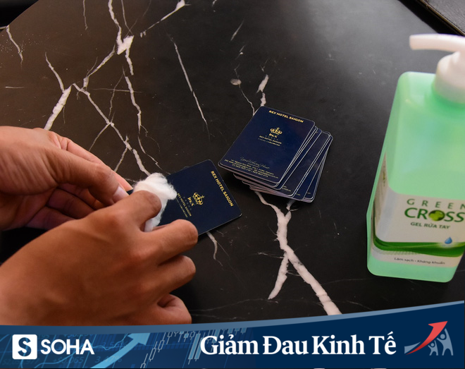 Khách sạn 5 sao thời Covid-19: Giao hàng tận nơi dù chỉ 1 tô phở, đầu bếp phục vụ tại nhà - Ảnh 4.