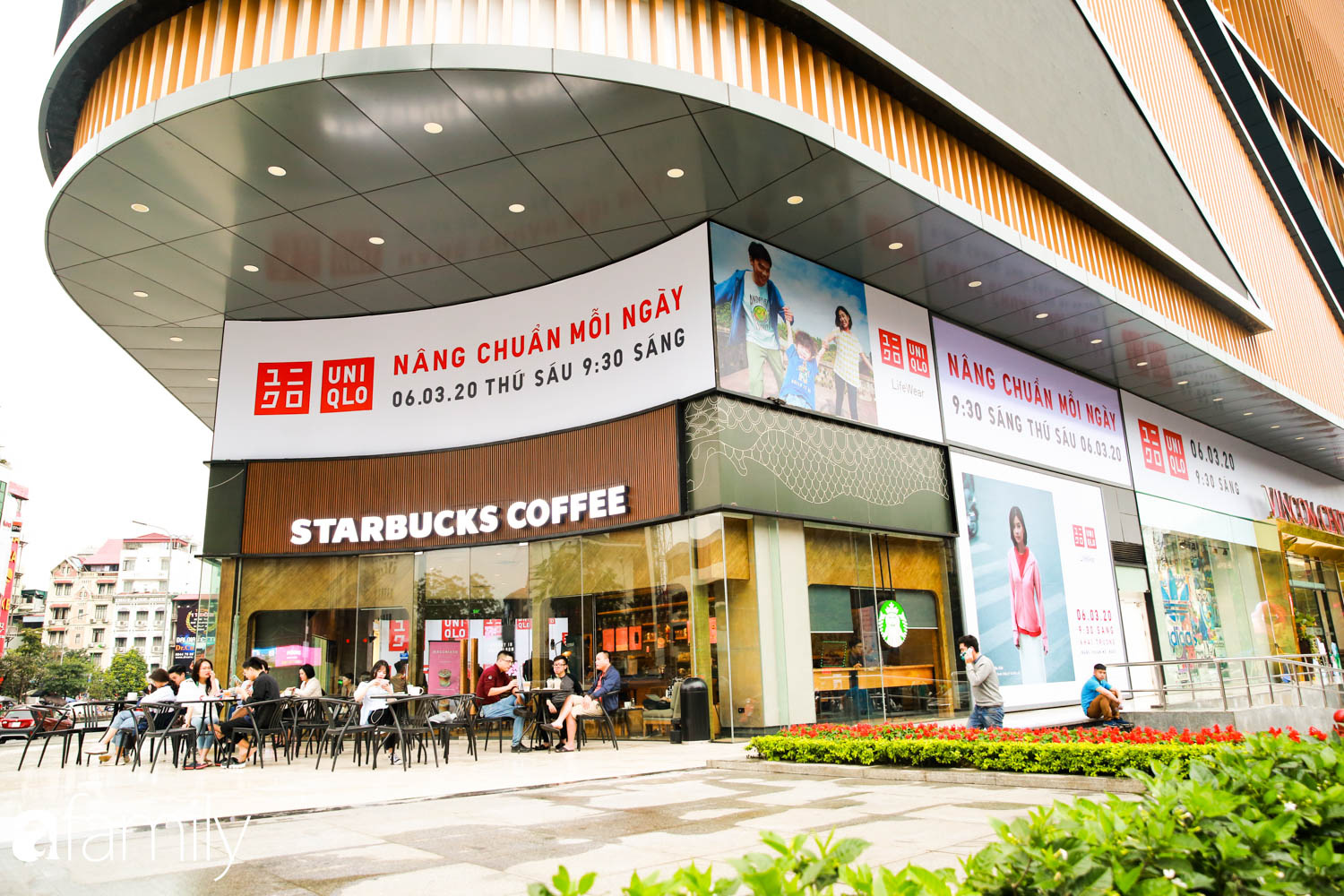 2 ngày nữa khai trương store UNIQLO tại Hà Nội: Món đồ đáng sắm nhất là áo chống nắng 399k, áo giữ nhiệt sale tới 7 ngày - Ảnh 1.