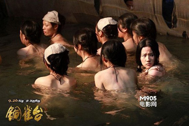 6 cảnh tắm cực hot của loạt mỹ nhân Hoa Ngữ: Địch Lệ Nhiệt Ba ngại ngùng tắm cùng đế quân, Triệu Vy cân mọi thể loại - Ảnh 9.