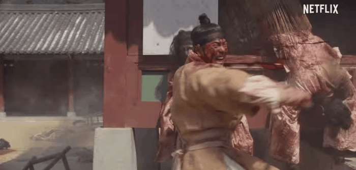 Kingdom 2 tung trailer đẫm máu: Xác sống đổ bộ, thái tử Lee Chang mất ngôi báu vào tay mẹ kế? - Ảnh 4.