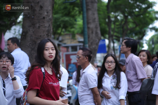 TP.HCM: Ngày đầu tiên học sinh đi học lại các trường không tổ chức hoạt động dạy học - Ảnh 1.