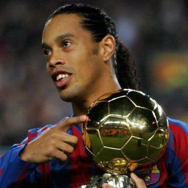 Hoàn cảnh thân tàn ma dại của Ronaldinho, tượng đài một thời khiến thế giới bóng đá đảo điên - Ảnh 1.