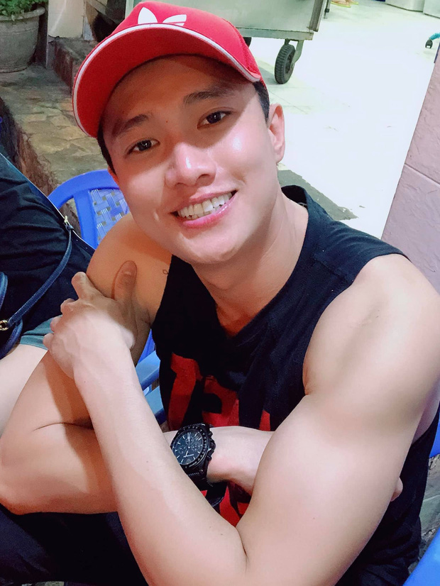 Kh&ocirc;ng c&ograve;n nữa body 6 m&uacute;i dồn 1, Quốc Trường bất ngờ v&eacute;n &aacute;o khoe cơ bụng săn chắc: Anh sắp quay trở lại? - Ảnh 3.