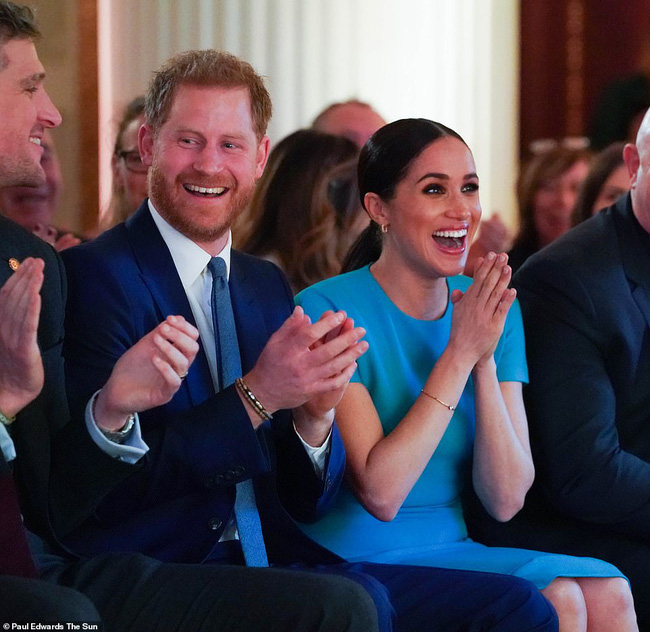 Meghan Markle gây choáng váng trong sự kiện tái xuất ở Anh, lần đầu tiên người hâm mộ phải thốt lên câu nói: Tỏa sáng như nữ thần - Ảnh 3.