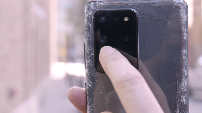 Thả rơi Galaxy S20 Ultra từ độ cao 1,5m: Vỡ tan n&aacute;t mọi thứ, ri&ecirc;ng cụm camera sau lại kh&ocirc;ng sao - Ảnh 5.