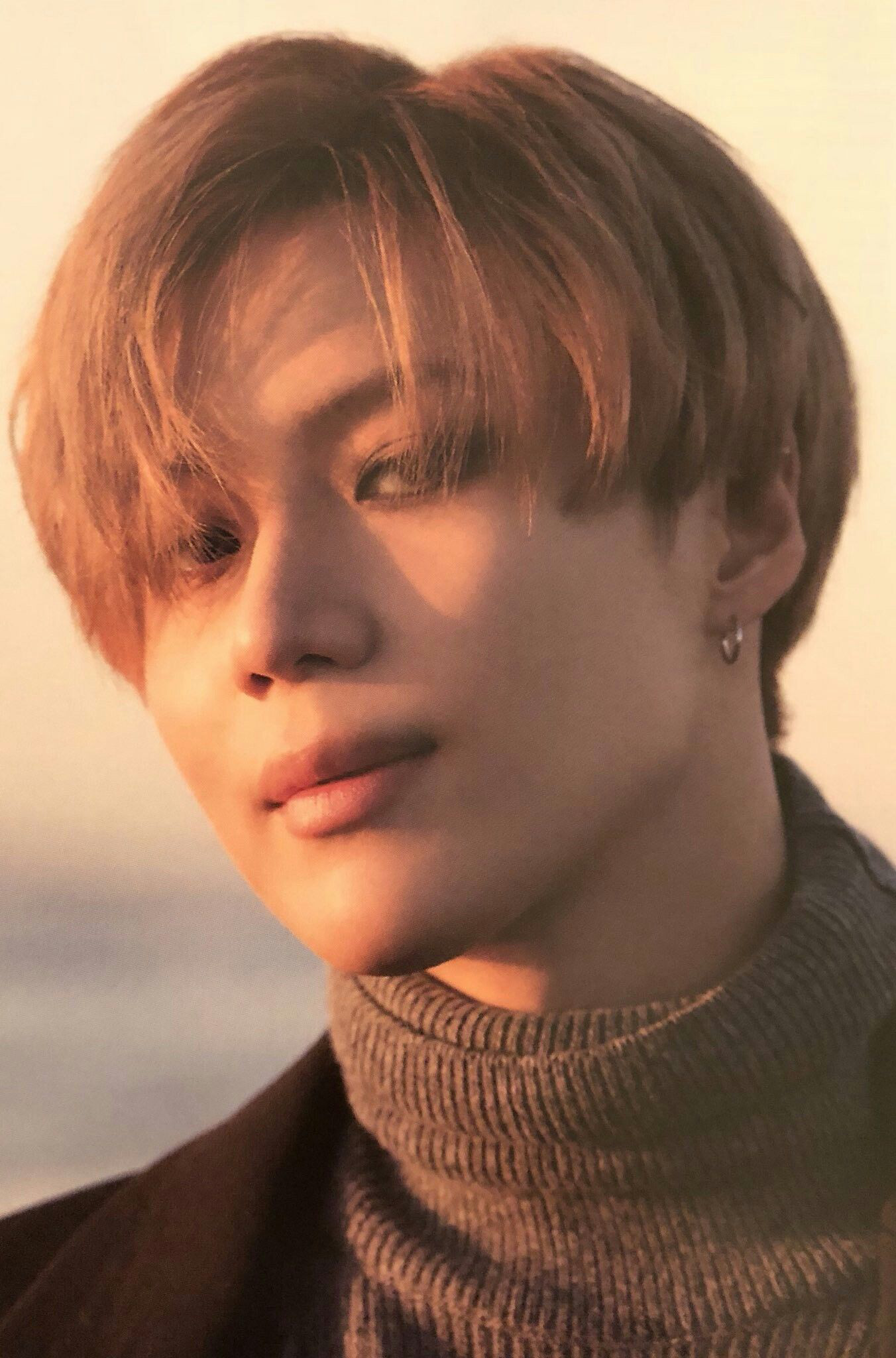 BXH 10 idol nam đẹp tự nhi&ecirc;n của Kpop: Vị tr&iacute; top 3 g&acirc;y bất ngờ, no.1 thuộc về nam thần BTS n&agrave;o? - Ảnh 7.