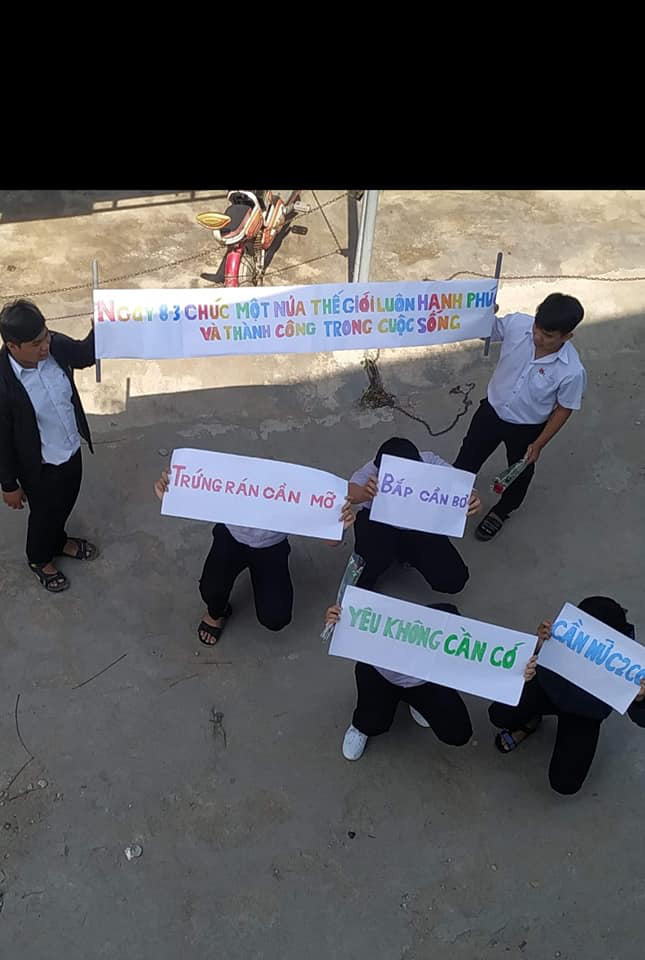8/3 giữa m&ugrave;a dịch Corona, c&aacute;c nam sinh vẫn d&agrave;y c&ocirc;ng tặng c&aacute;c nữ sinh trong lớp qu&agrave; vừa chất vừa độc - Ảnh 5.