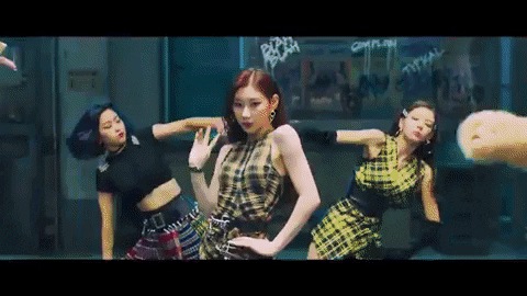 ITZY comeback với MV WANNABE: Nhạc bắt tai nhưng vũ đạo và giai điệu không đột phá, gây tò mò nhất vẫn là vị trí center - Ảnh 3.
