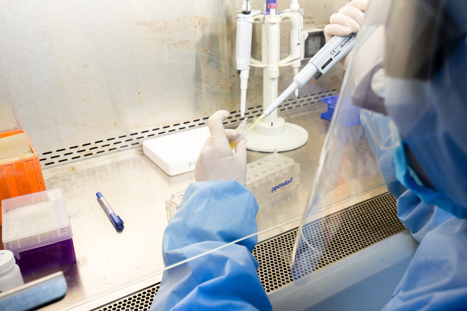 Thượng tá chuyên về ung thư nhảy sang bắt virus Corona: Tôi chỉ là người tra dầu nhớt - Ảnh 12.