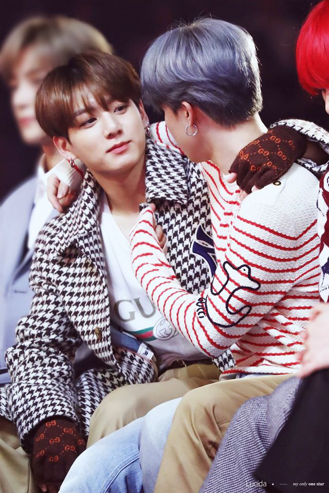 Jimin - Jungkook (Bts) Dắt Tay Nhau Lên Top Trend Thế Giới Nhờ Cảnh “Giường  Chiếu” Trên Show Thực Tế: Thuyền Jikook Ra Khơi!