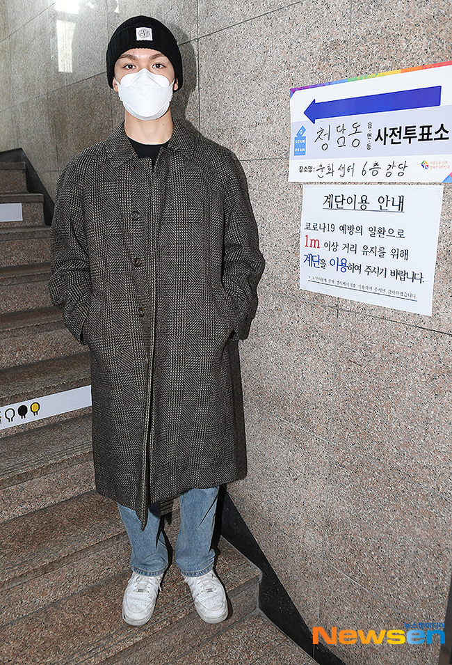 Park Seo Joon, T-ara và dàn sao Hàn đi bầu cử mùa dịch: Khẩu trang, găng tay đầy đủ, thành viên BLACKPINK hụt chiếm spotlight - Ảnh 18.