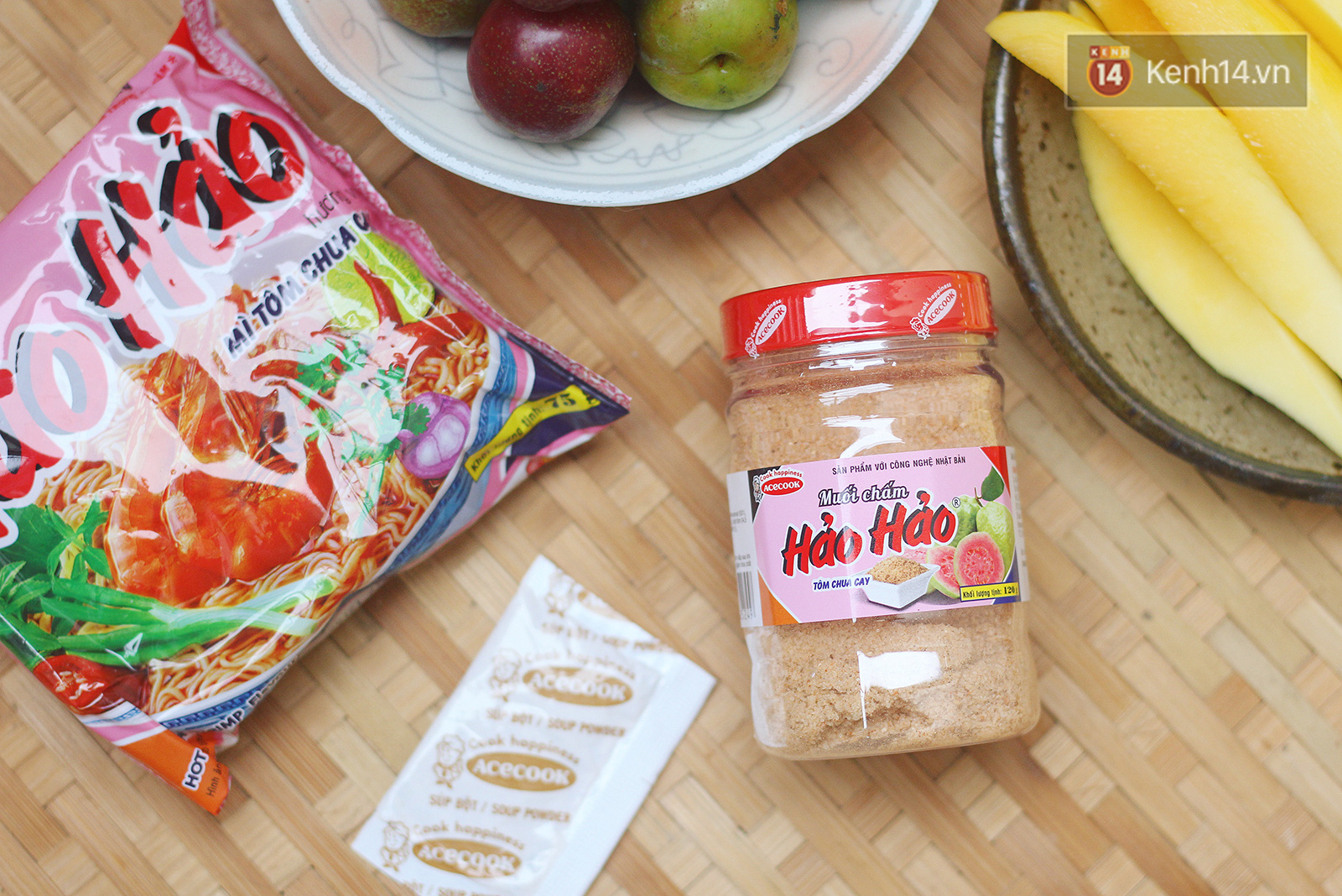 Review muối chấm Hảo Hảo siêu hot ngay trước ngày lên kệ: Vị không hề giống muối trong gói mì tôm, nhưng hương vị ấn tượng mới đáng chú ý hơn cả - Ảnh 2. Review muối chấm Hảo Hảo siêu hot ngay trước ngày lên kệ: Vị không hề giống muối trong gói mì tôm, nhưng hương vị ấn tượng mới đáng chú ý hơn cả - Ảnh 2.