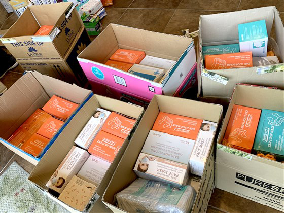 Đài truyền hình Mỹ ca ngợi loạt tiệm nail Việt Nam quyên góp hàng chục ngàn dụng cụ y tế cho bệnh viện, sẵn sàng cho đi mà không cần báo đáp - Ảnh 3.