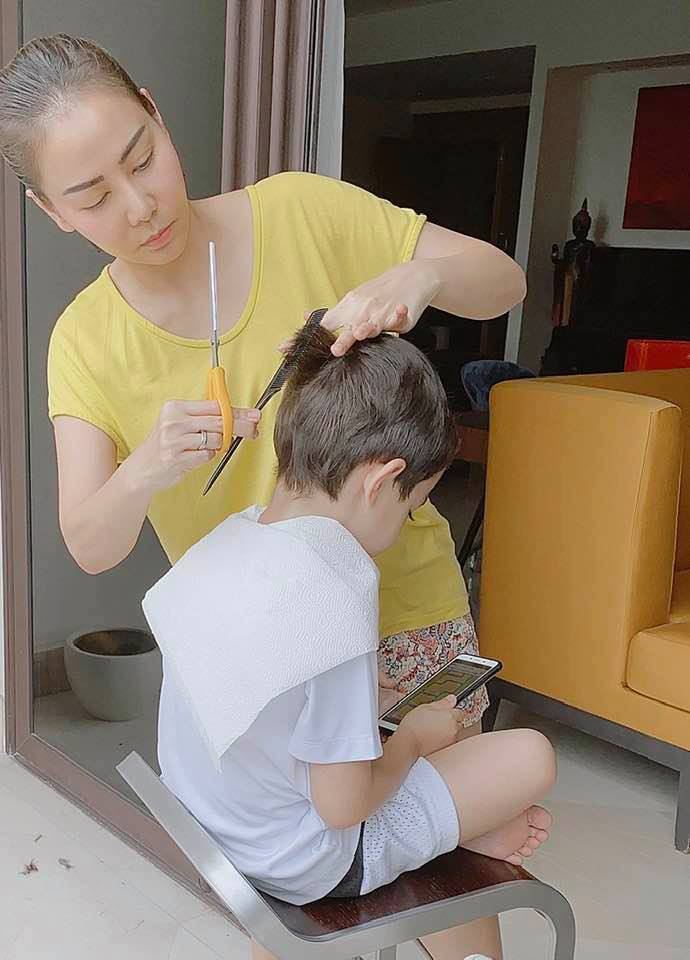 CON GÁI CÓ NÊN HỌC NGHÈ CẮT TÓC NAM BARBER HAY KHÔNG  Dạy nghề tóc cấp  tốc cắt tóc nam nữ học phí bảng giá địa chỉ