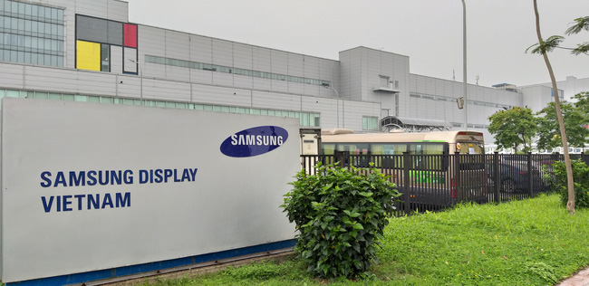Công nhân Samsung dương tính SARS-COV-2 từng ăn trưa ở nhà ăn có sức chứa 1.000 người mỗi tầng - Ảnh 1.