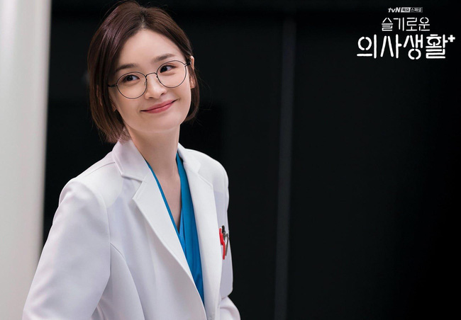 “Profile khủng” của dàn sao Hospital Playlist: Người hẹn hò nữ thần SNSD 8 năm vẫn hạnh phúc, kẻ vừa tuyên bố kết hôn thì dính tin đồn ngoại tình gái trẻ - Ảnh 15.