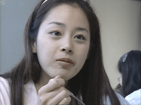 Hình ảnh thời đại học của Kim Tae Hee bất ngờ được đào mộ, liệu có xứng danh nữ thần Kbiz? - Ảnh 7.